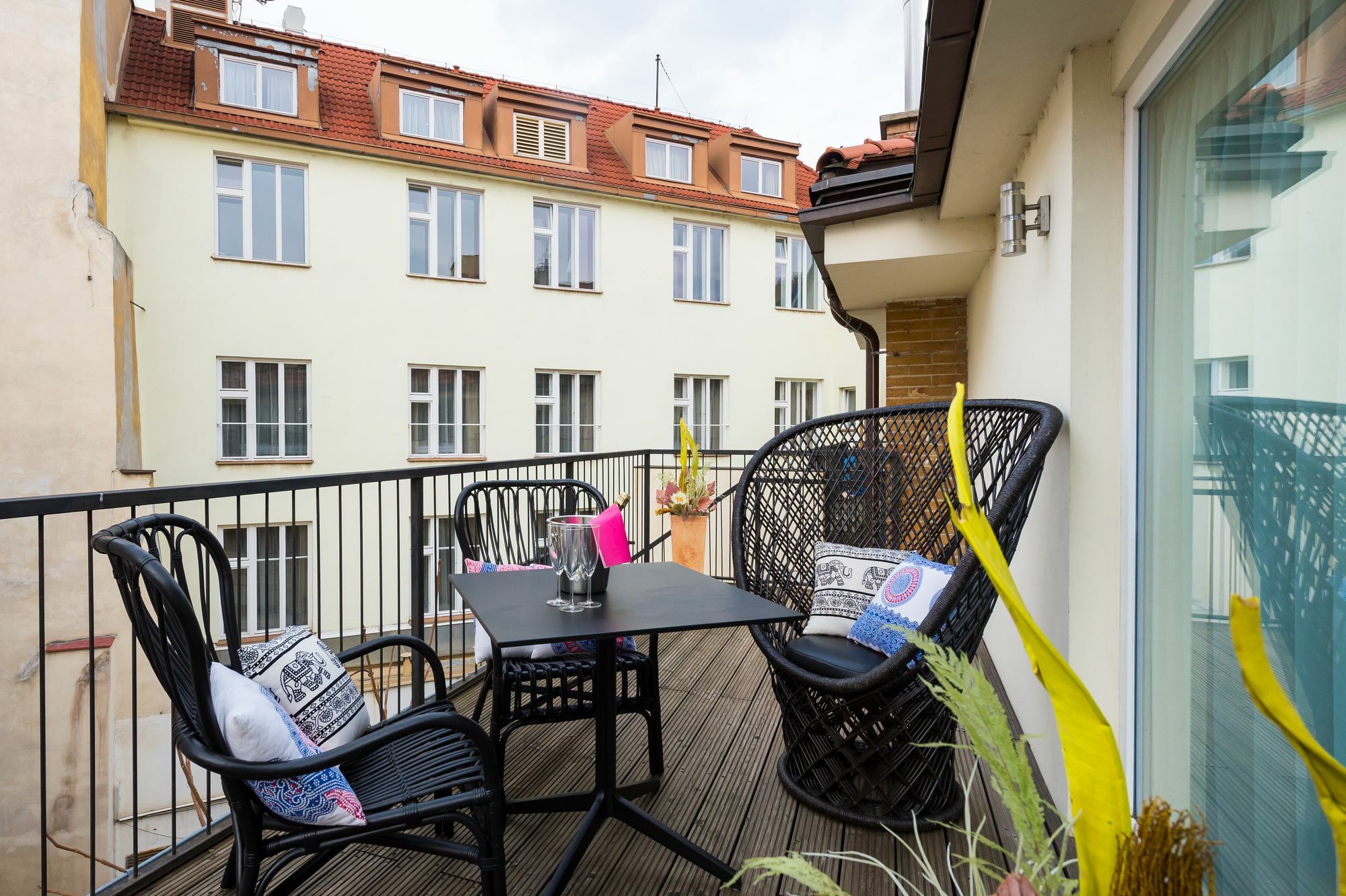 Apartment Empirent Old Town 2 *